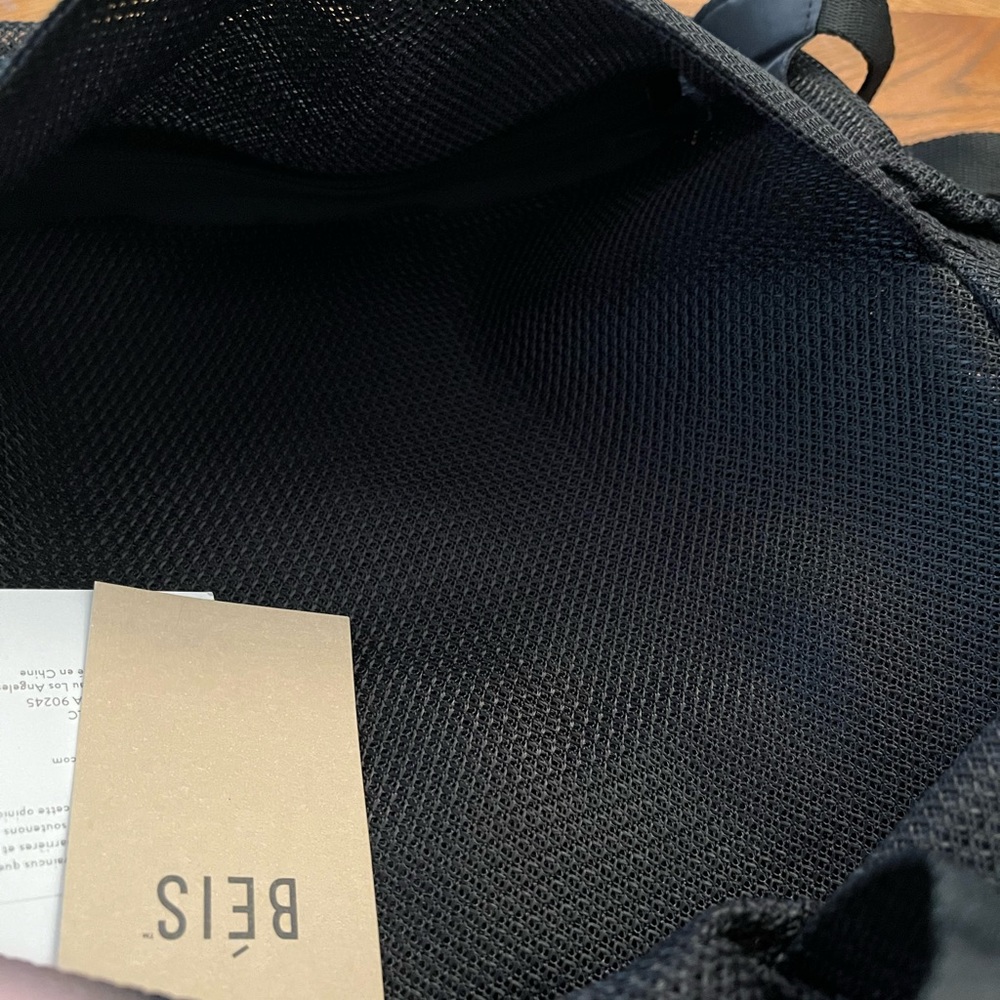 New backpack - Picture 7 of 13
